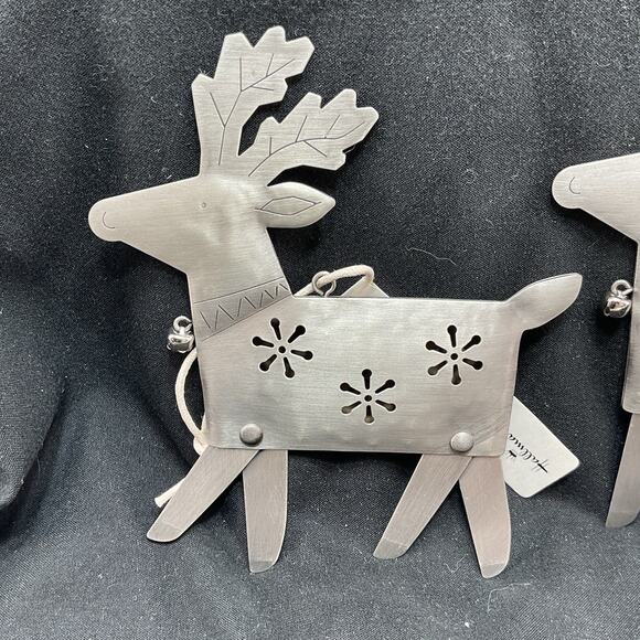 Hallmark Aluminum Sheet Metal Reindeer w/ Moving Legs Aluminum 4.5"T X 4.0"W - Picture 5 of 7